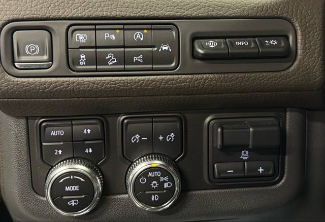 Used 2024 GMC Yukon Denali w/ Denali Reserve Package AWD/4WD image 26