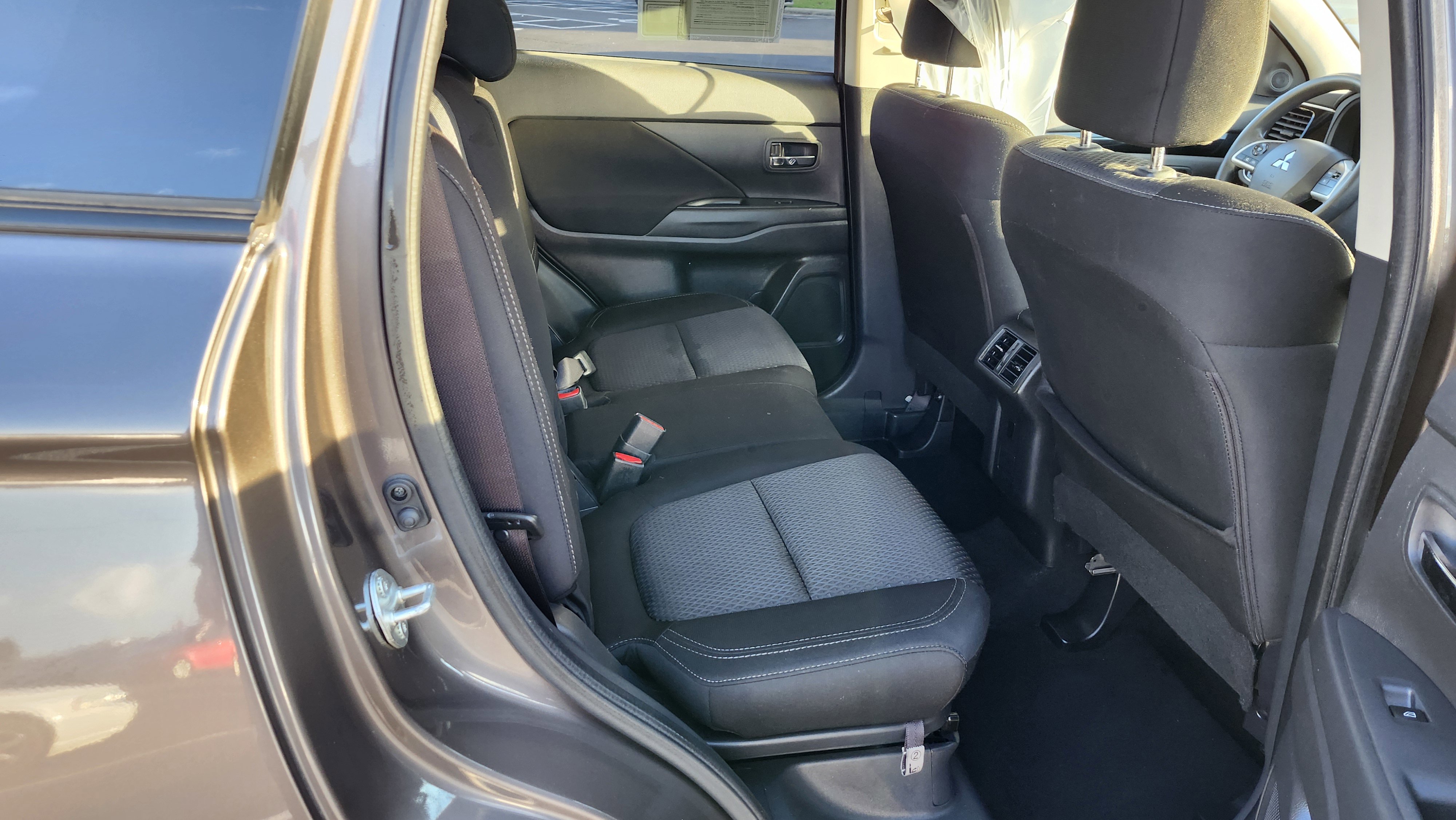 Used 2019 Mitsubishi Outlander ES image 13