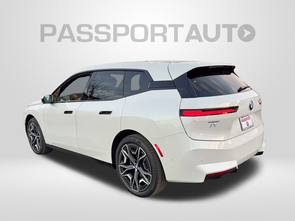 Used 2026 BMW iX xDrive45 image 3