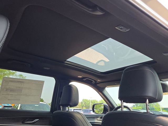 New 2025 Jeep Grand Cherokee L Limited image 12