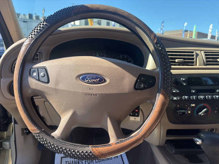 Used 2003 Ford Taurus SE FWD image 14