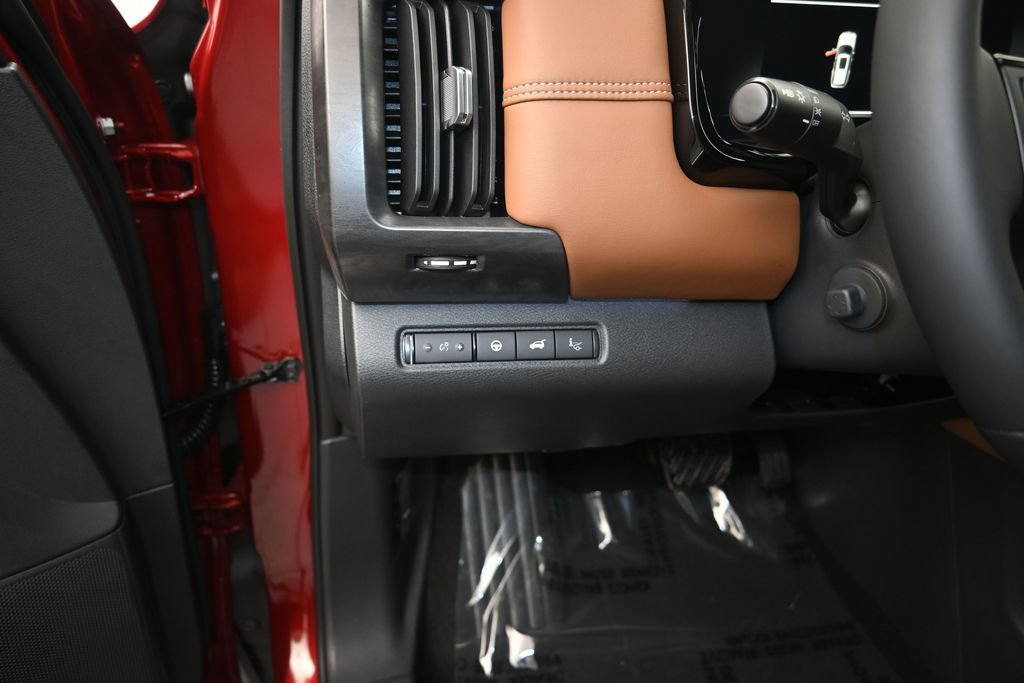 New 2026 Nissan Pathfinder Platinum AWD/4WD image 12