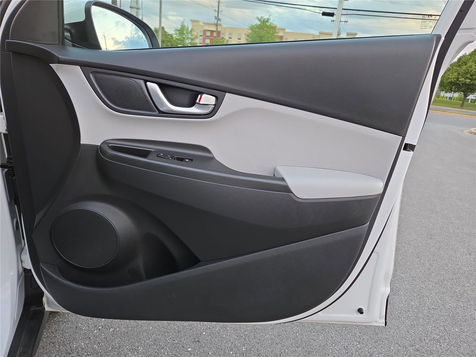 Used 2022 Hyundai Kona SEL w/ Convenience Package FWD image 28