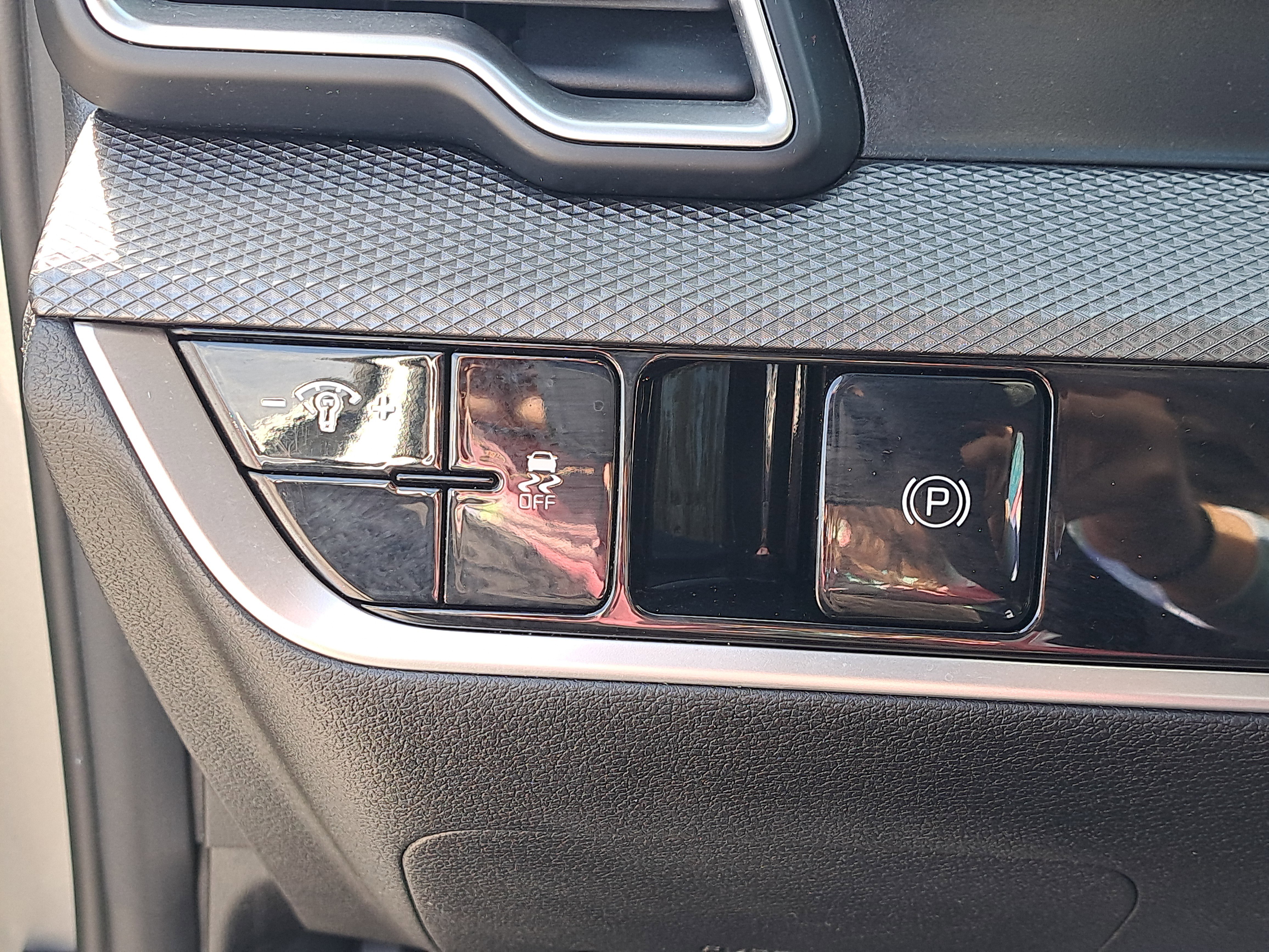 Used 2023 Kia Sportage LX image 30