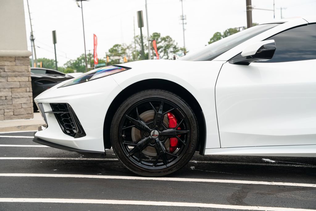 Used 2020 Chevrolet Corvette Stingray Premium Cpe w/ 3LT Preferred Equipment Group RWD image 28