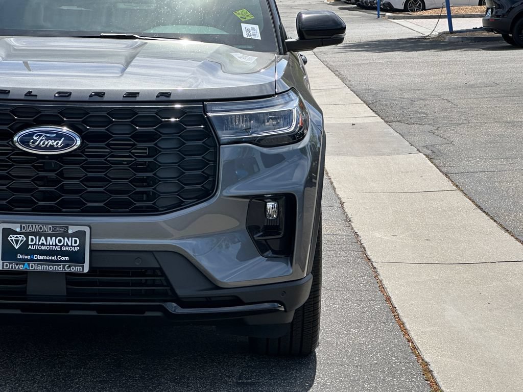New 2026 Ford Explorer ST-Line w/ ST-Line Street Pack RWD image 13