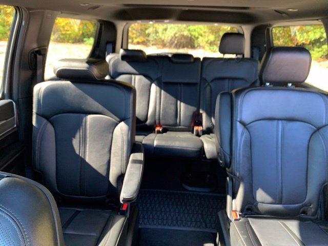 Used 2023 Jeep Wagoneer Series II AWD/4WD image 38