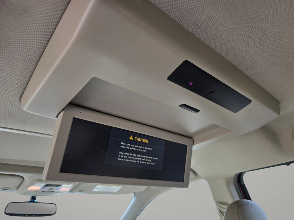Used 2016 Toyota Sienna XLE Premium FWD image 5