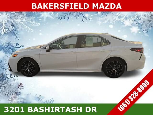 Used 2024 Toyota Camry SE image 2