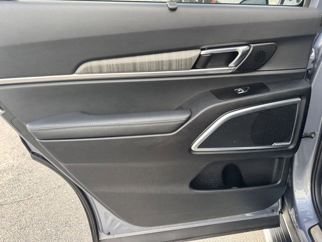 Used 2024 Kia Telluride SX w/ Towing Package image 13