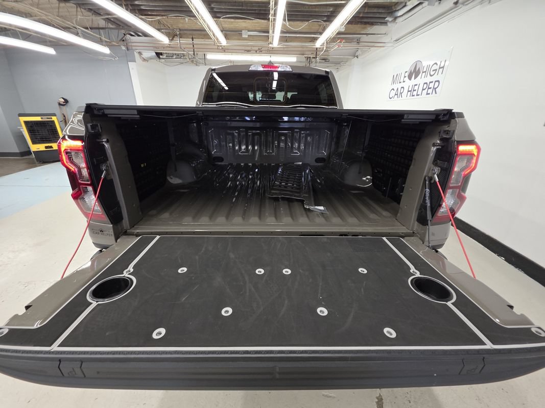 Used 2025 Ford Ranger Lariat w/ Black Appearance Package AWD/4WD image 23