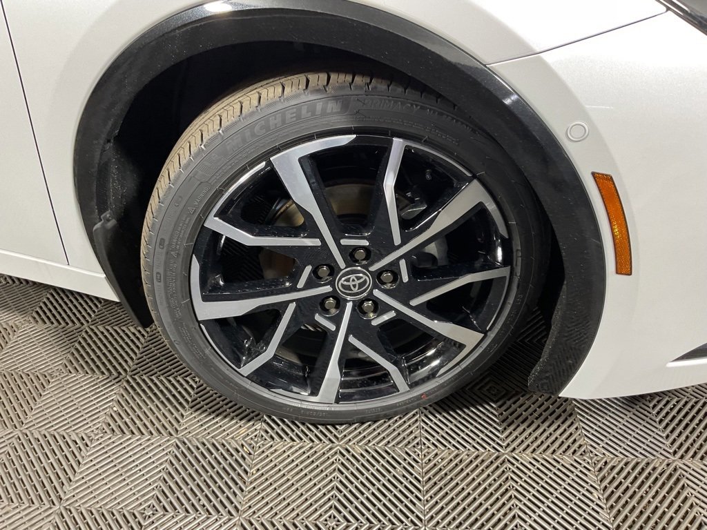 New 2025 Toyota Prius Plug-In Hybrid image 38