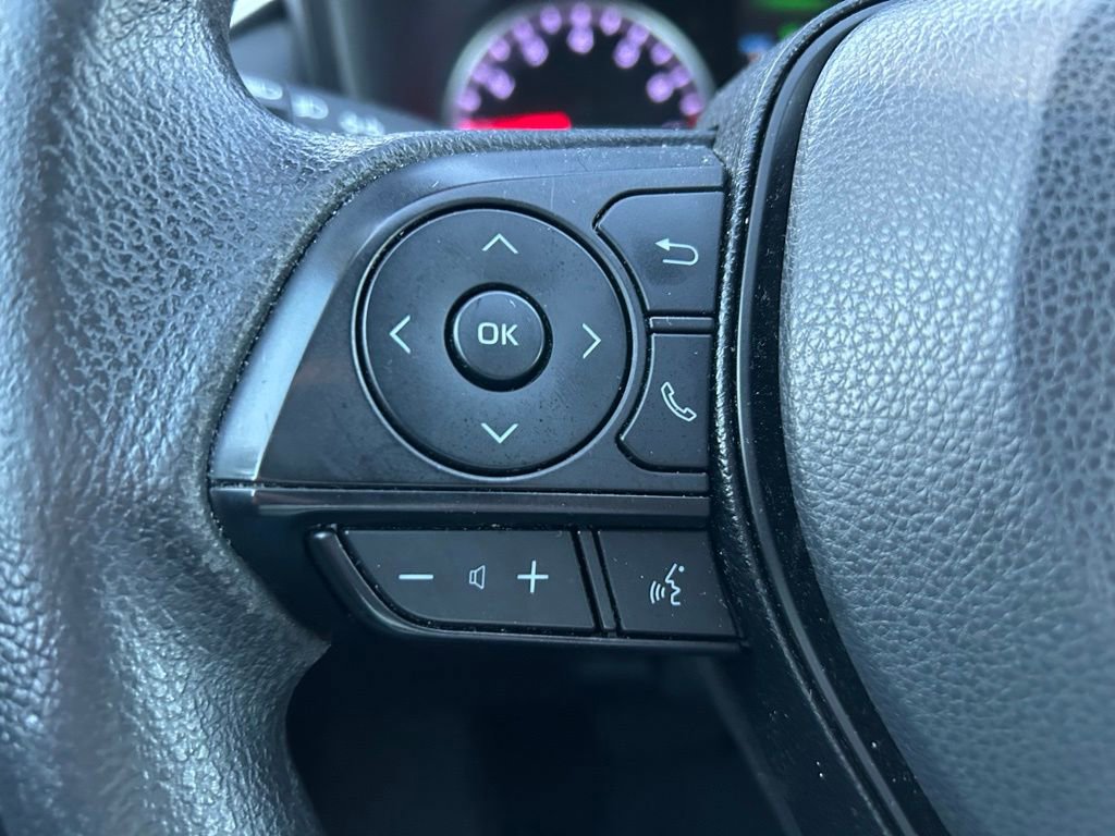 Used 2020 Toyota RAV4 LE image 19