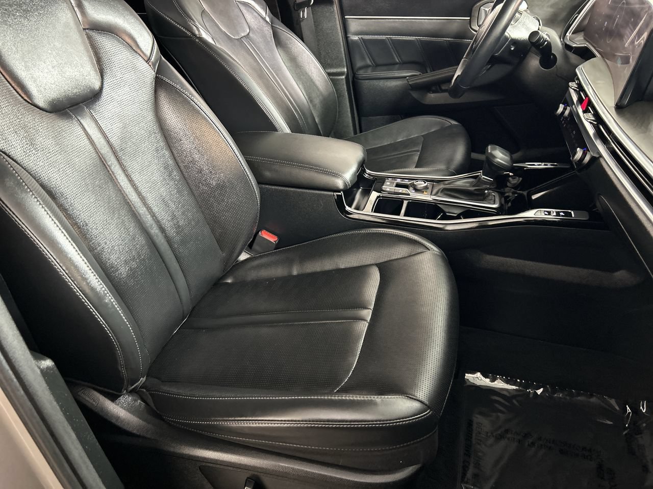 Used 2025 Kia Sorento SX AWD/4WD image 27