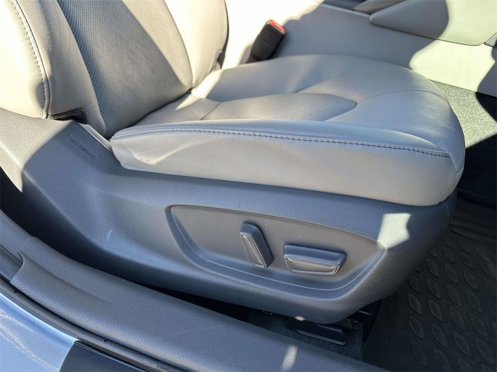 Used 2021 Toyota Camry XLE image 13