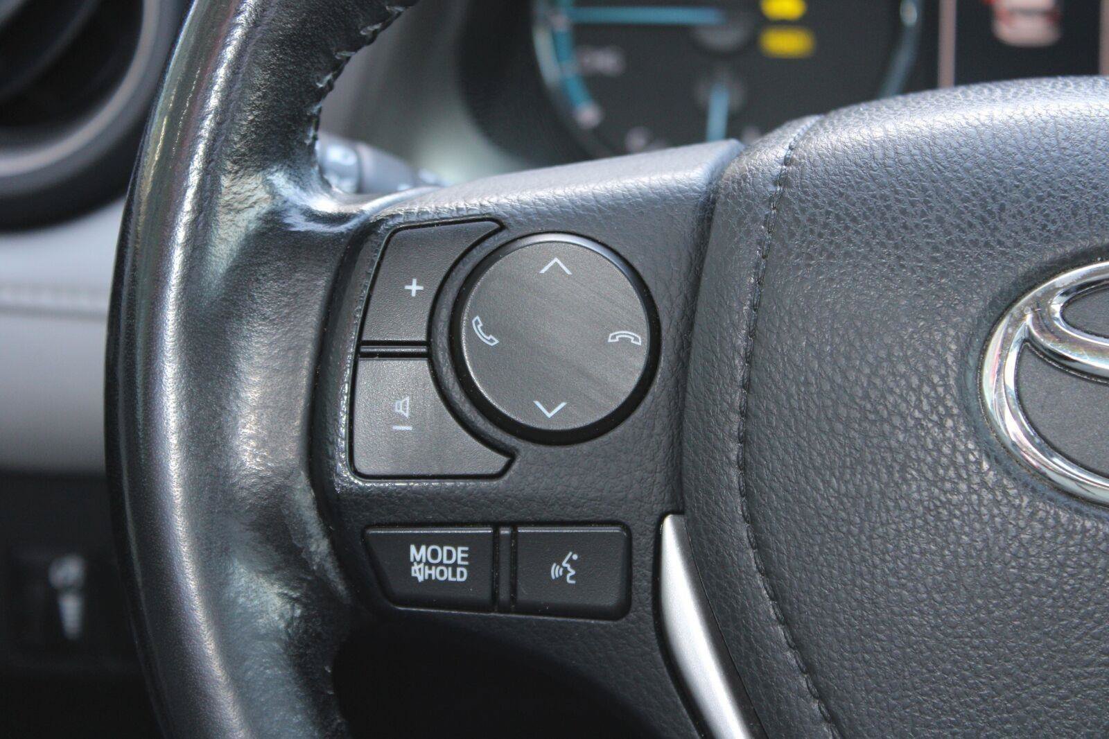 Used 2018 Toyota RAV4 XLE AWD/4WD image 28