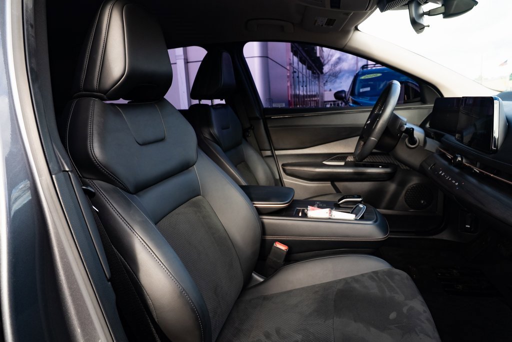 Used 2024 Nissan Ariya AWD image 24