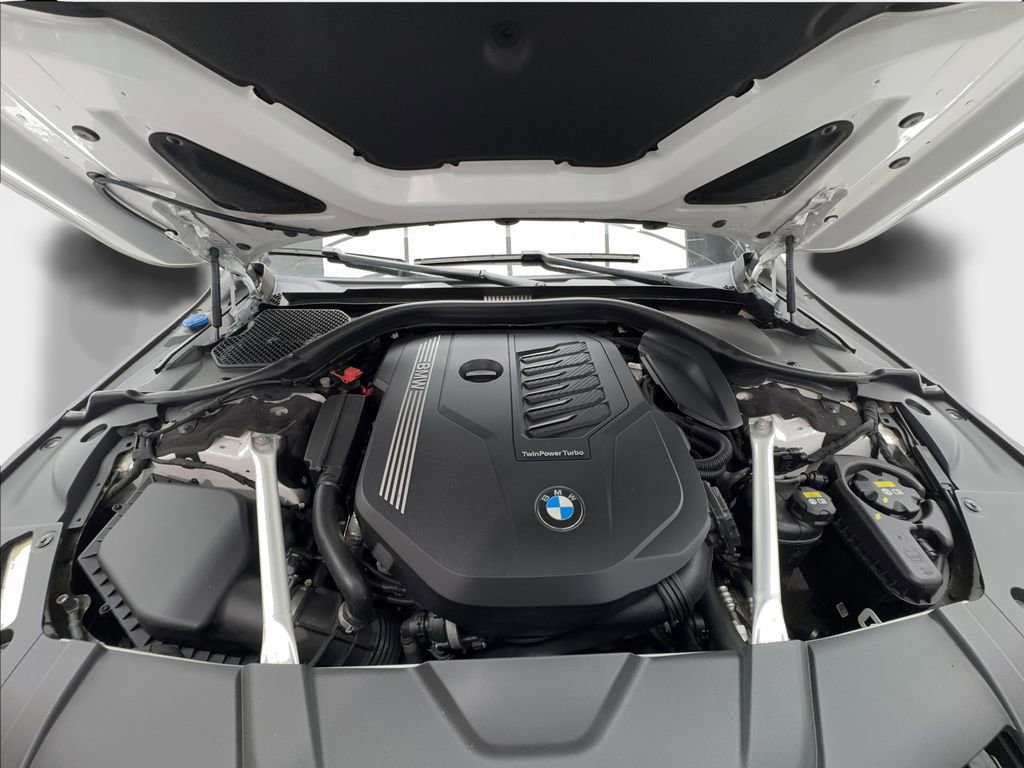Used 2022 BMW 740i xDrive w/ Premium Package AWD/4WD image 18