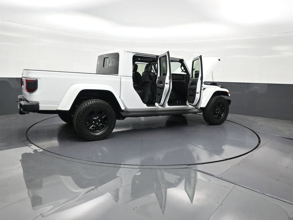 Used 2023 Jeep Gladiator Overland image 31