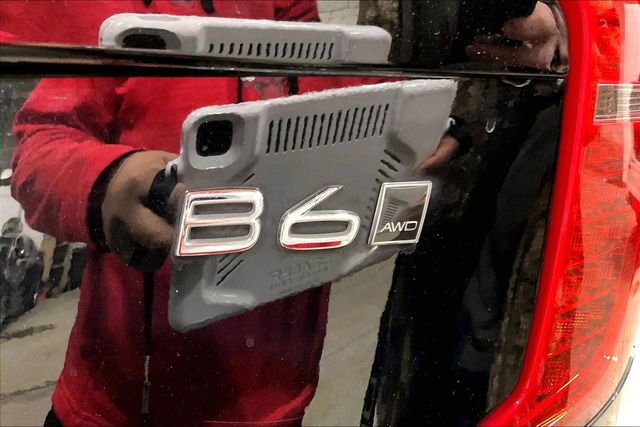 Certified 2024 Volvo XC90 B6 Ultimate w/ Protection Package Premier image 11