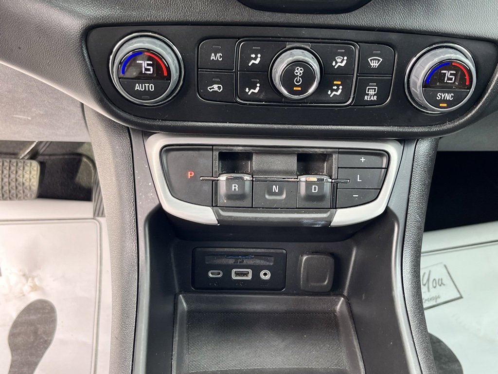 Used 2023 GMC Terrain SLT image 8