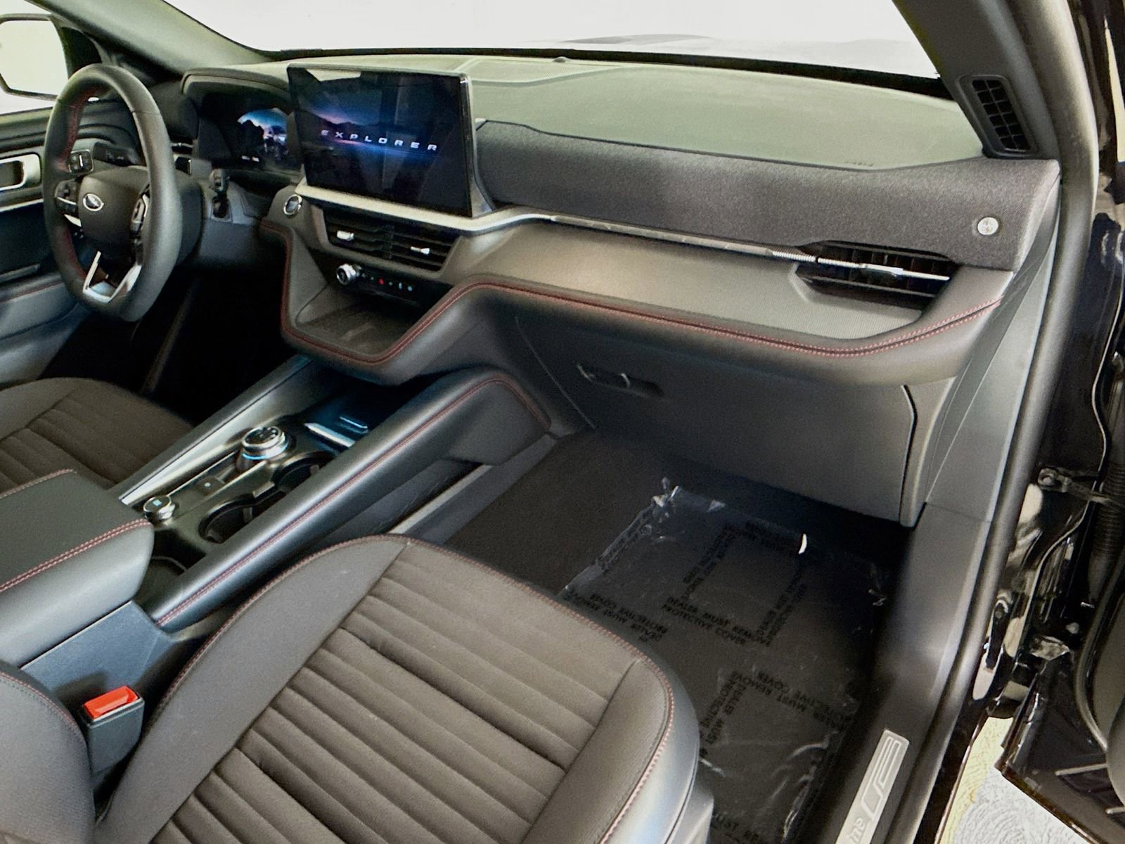 Used 2025 Ford Explorer ST-Line w/ Premium Package image 30