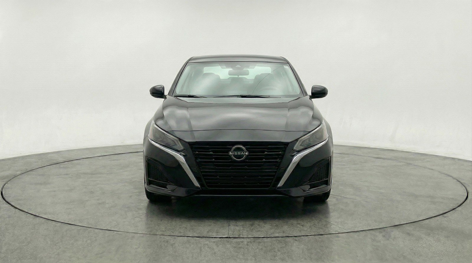 Used 2025 Nissan Altima 2.5 SV FWD image 2