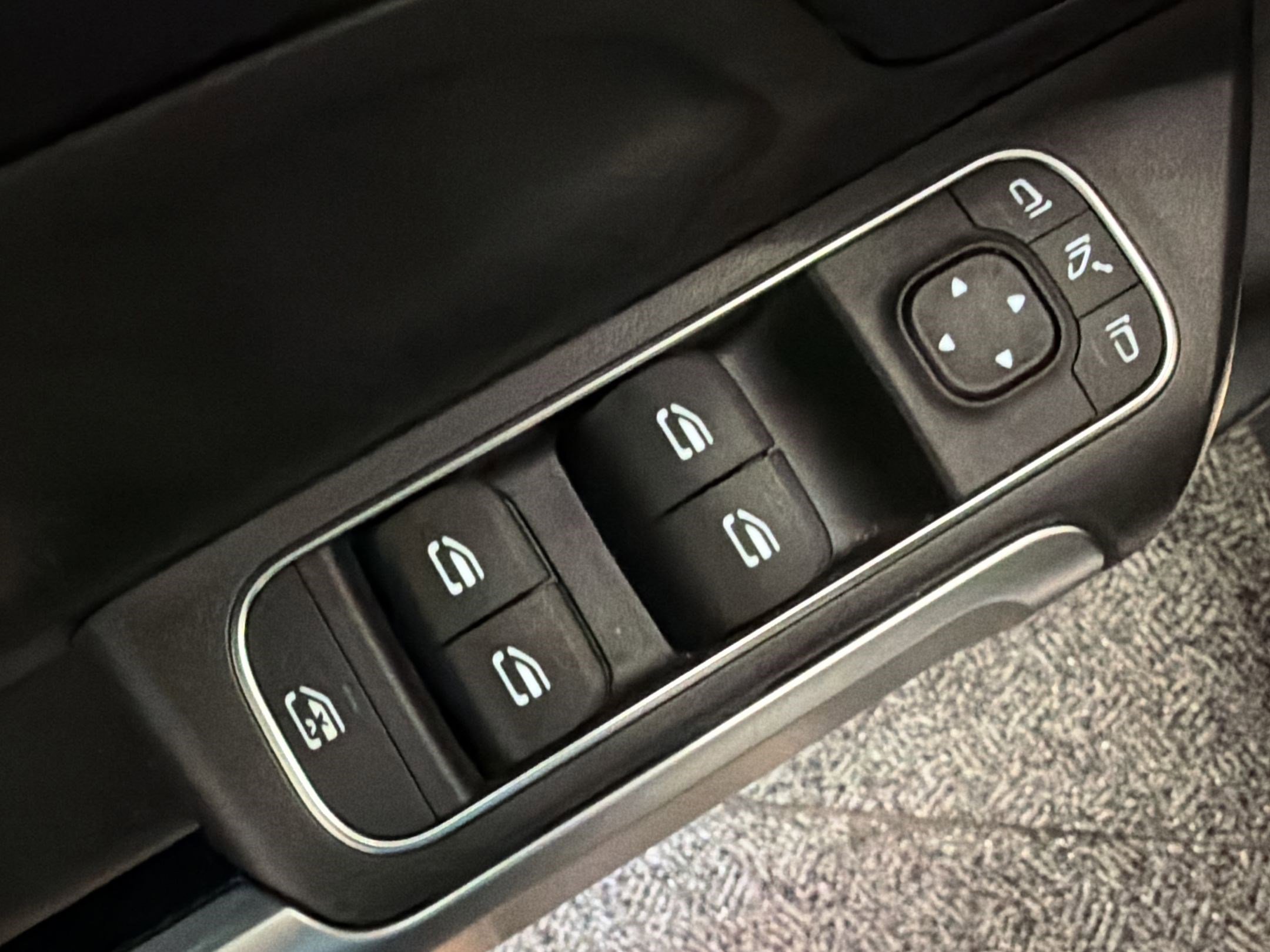 Certified 2026 Mercedes-Benz GLB 250 image 12