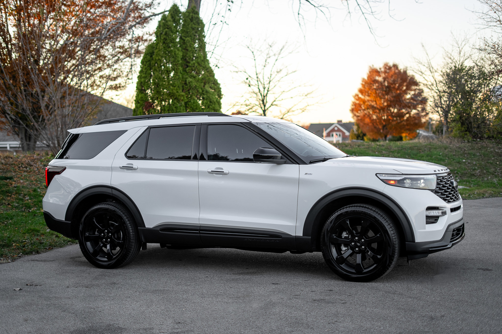 Used 2023 Ford Explorer ST-Line image 4