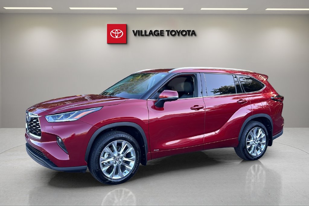 Certified 2026 Toyota Highlander Limited AWD/4WD image 1
