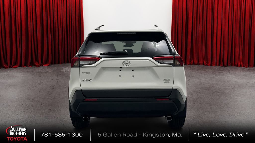 Used 2022 Toyota RAV4 XLE Premium AWD/4WD image 6