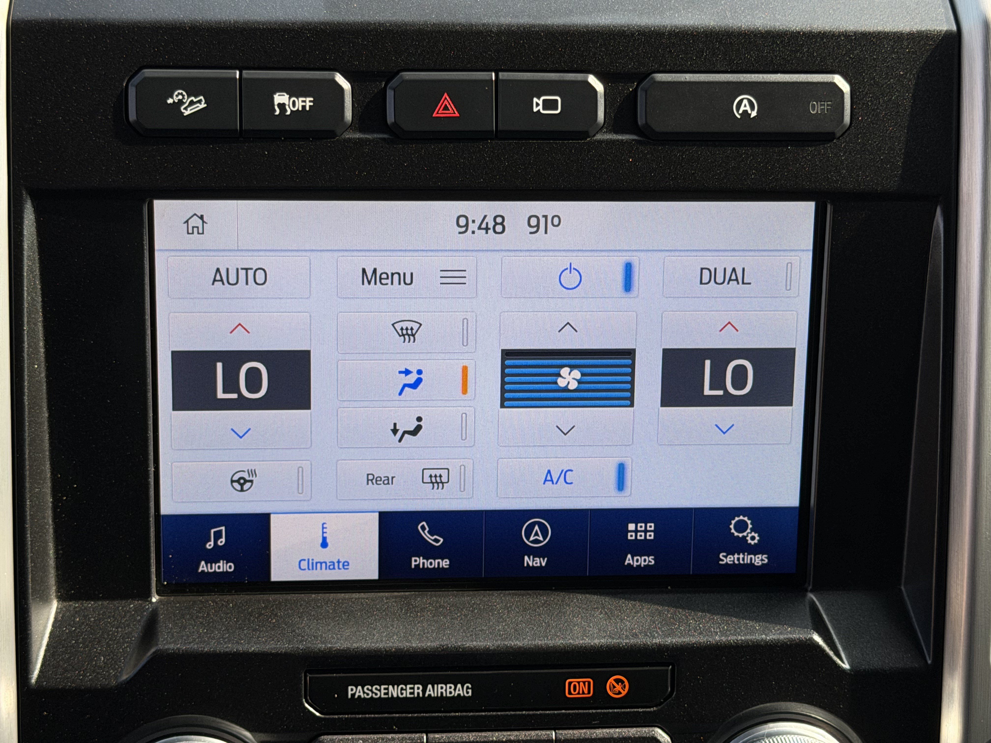 Used 2019 Ford F150 Platinum w/ Equipment Group 701A Luxury AWD/4WD image 23