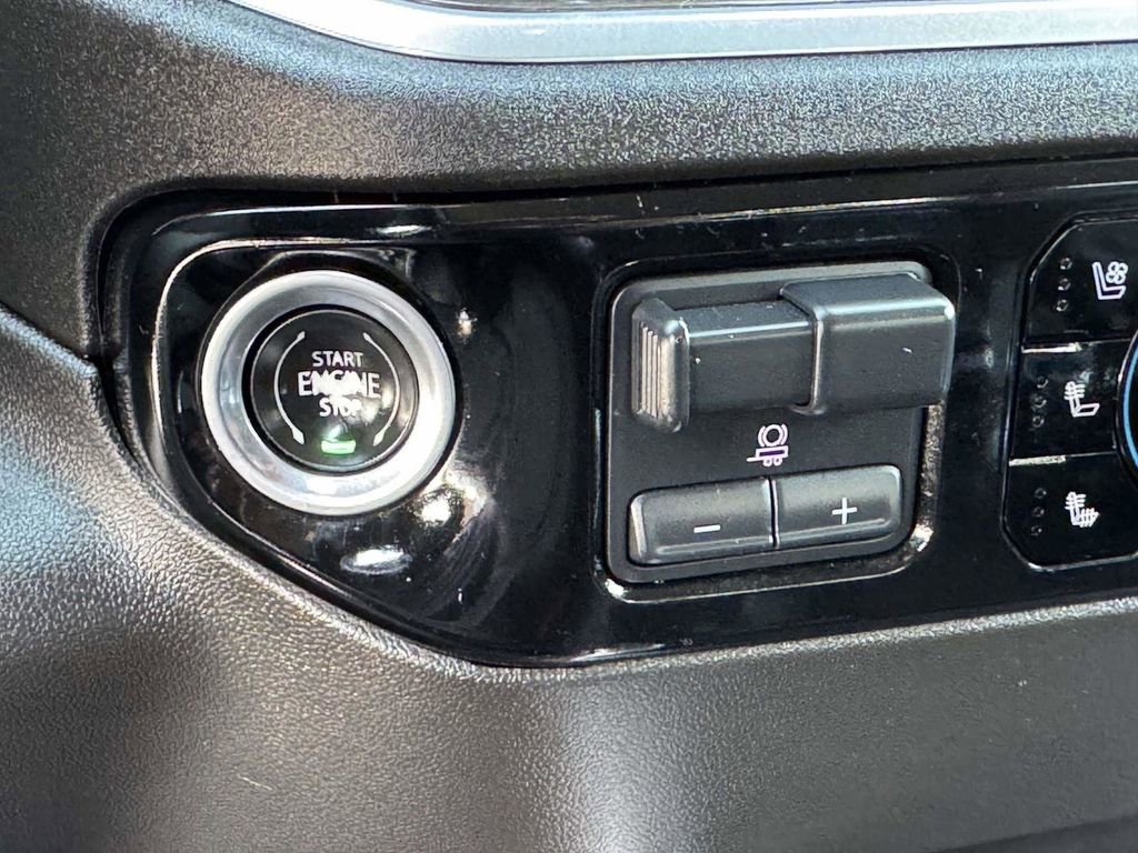 Used 2022 Chevrolet Silverado 1500 LTZ AWD/4WD image 9