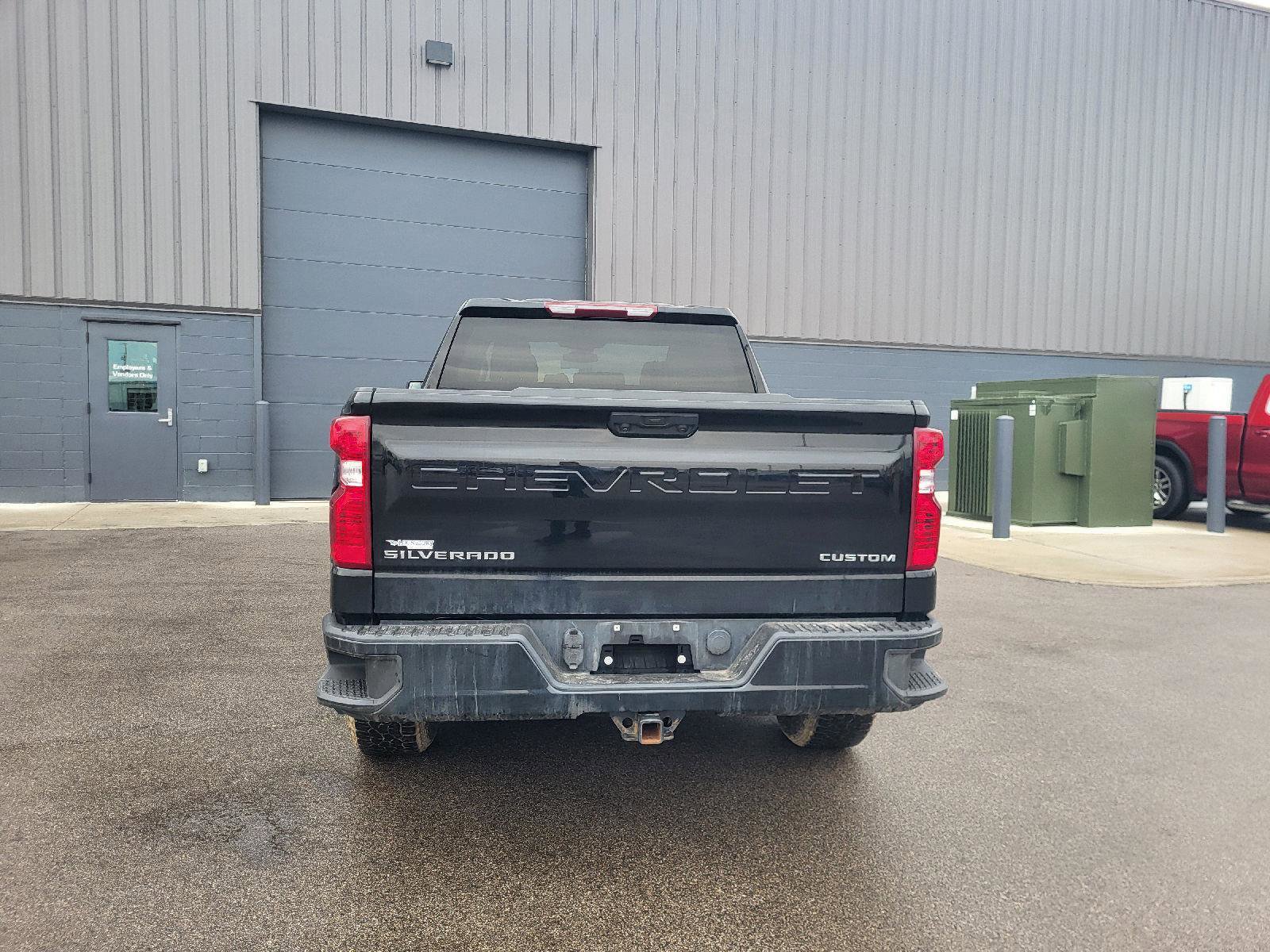 Used 2023 Chevrolet Silverado 1500 Custom image 4