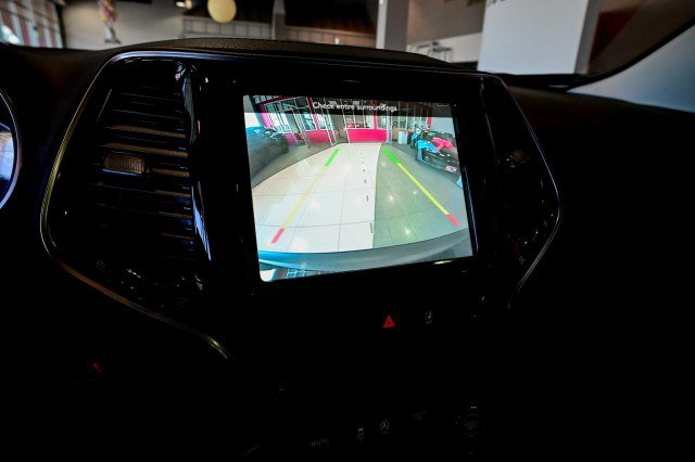 Used 2022 Jeep Cherokee Limited w/ Mopar Interior Package image 40