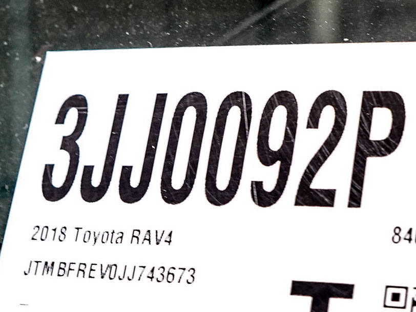 Used 2018 Toyota RAV4 LE w/ All Weather Liner Package AWD/4WD image 29