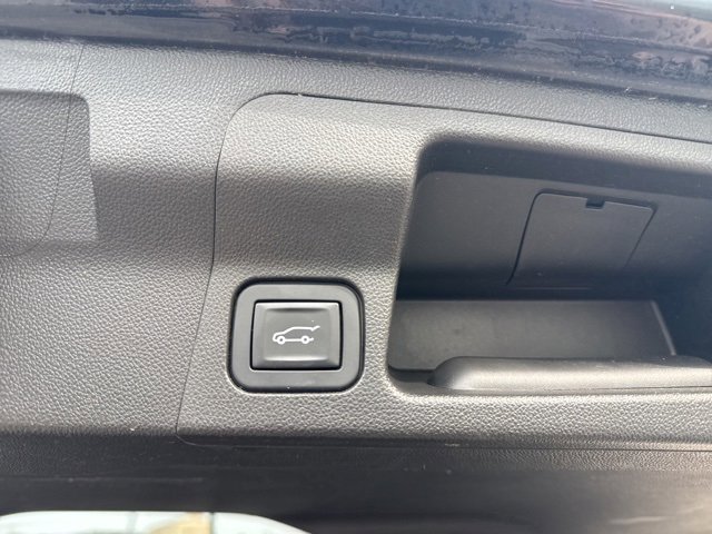 Used 2018 GMC Acadia SLT image 13