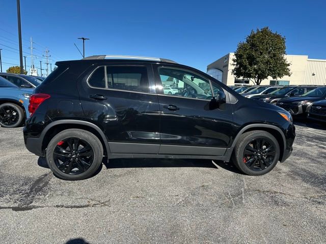 Used 2021 Chevrolet Trax LT w/ Redline Edition image 7