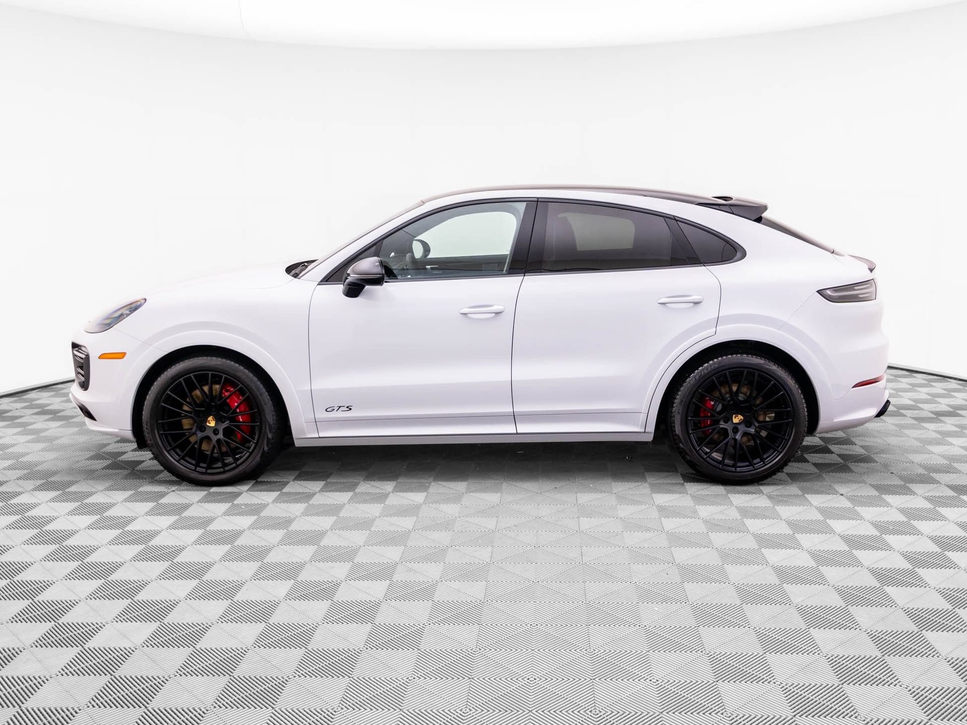 Certified 2022 Porsche Cayenne GTS AWD/4WD image 2