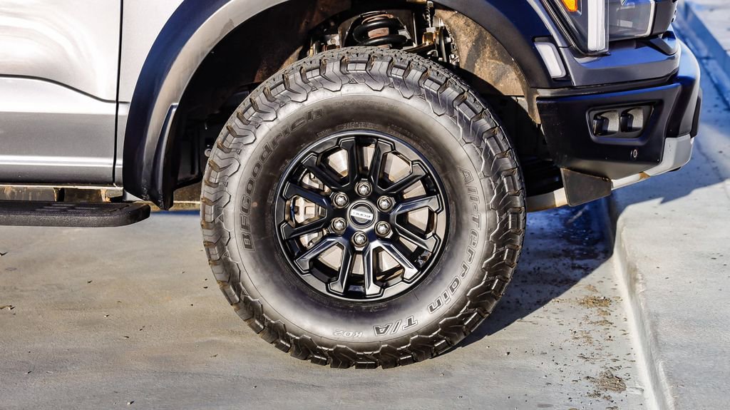 Used 2025 Ford F150 Raptor image 11