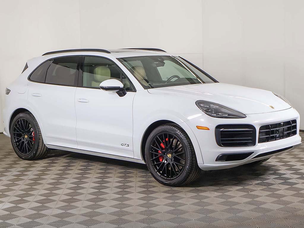 Used 2022 Porsche Cayenne GTS image 2