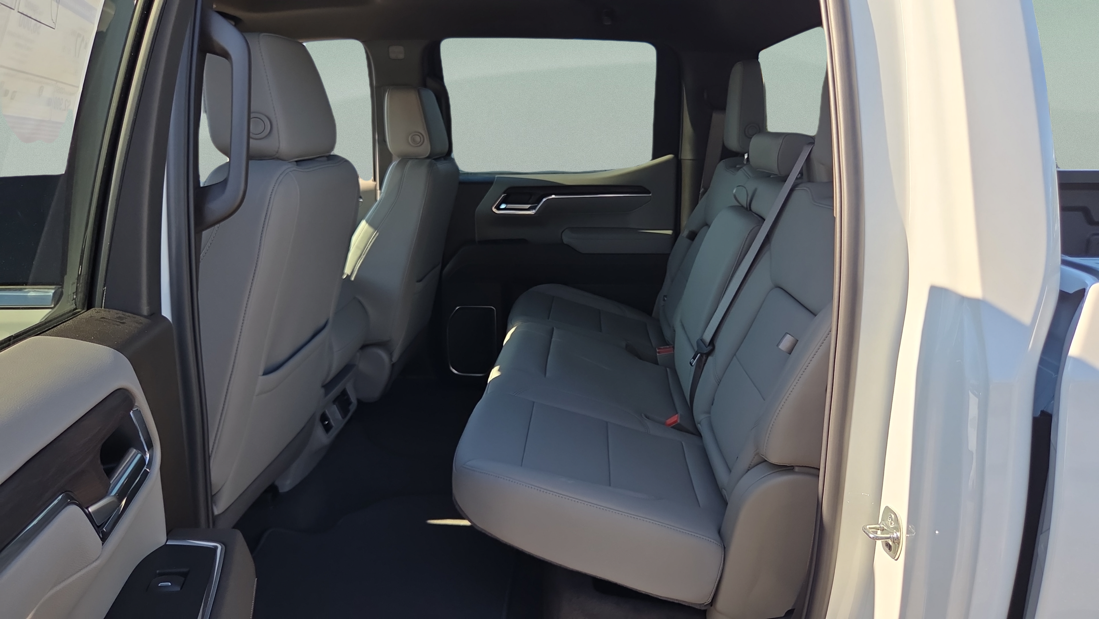 New 2026 GMC Sierra 1500 SLT w/ X31 Off-Road Package AWD/4WD image 10