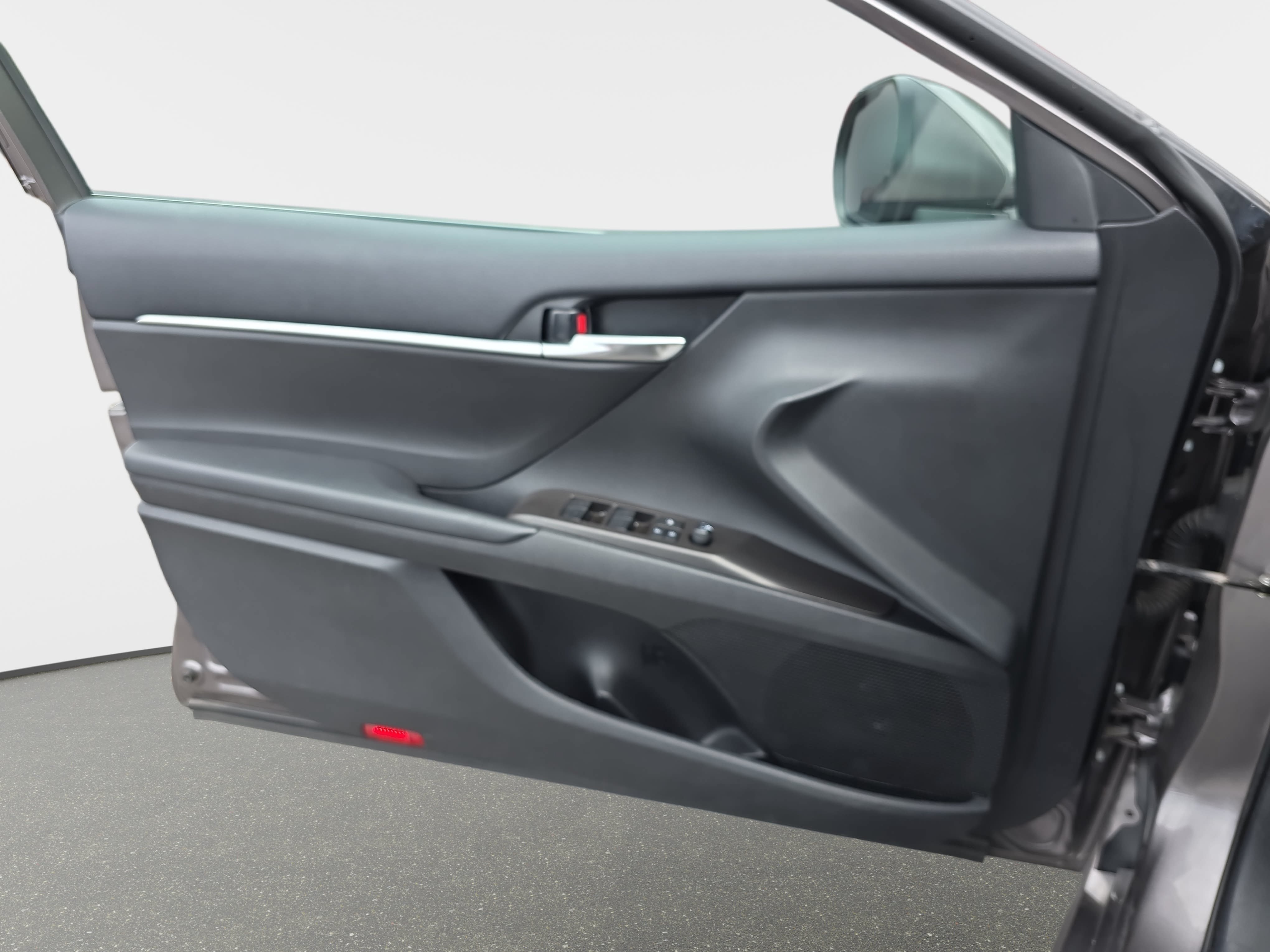 Used 2024 Toyota Camry SE FWD image 24
