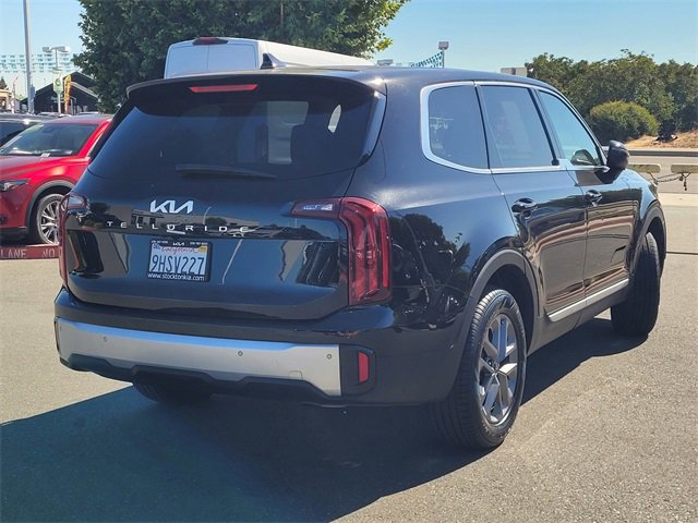 Used 2024 Kia Telluride LX image 4