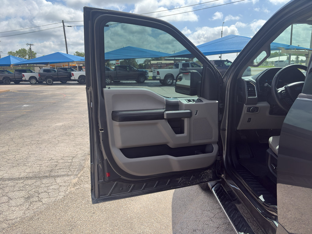 Used 2016 Ford F150 XLT w/ Equipment Group 302A Luxury AWD/4WD image 10