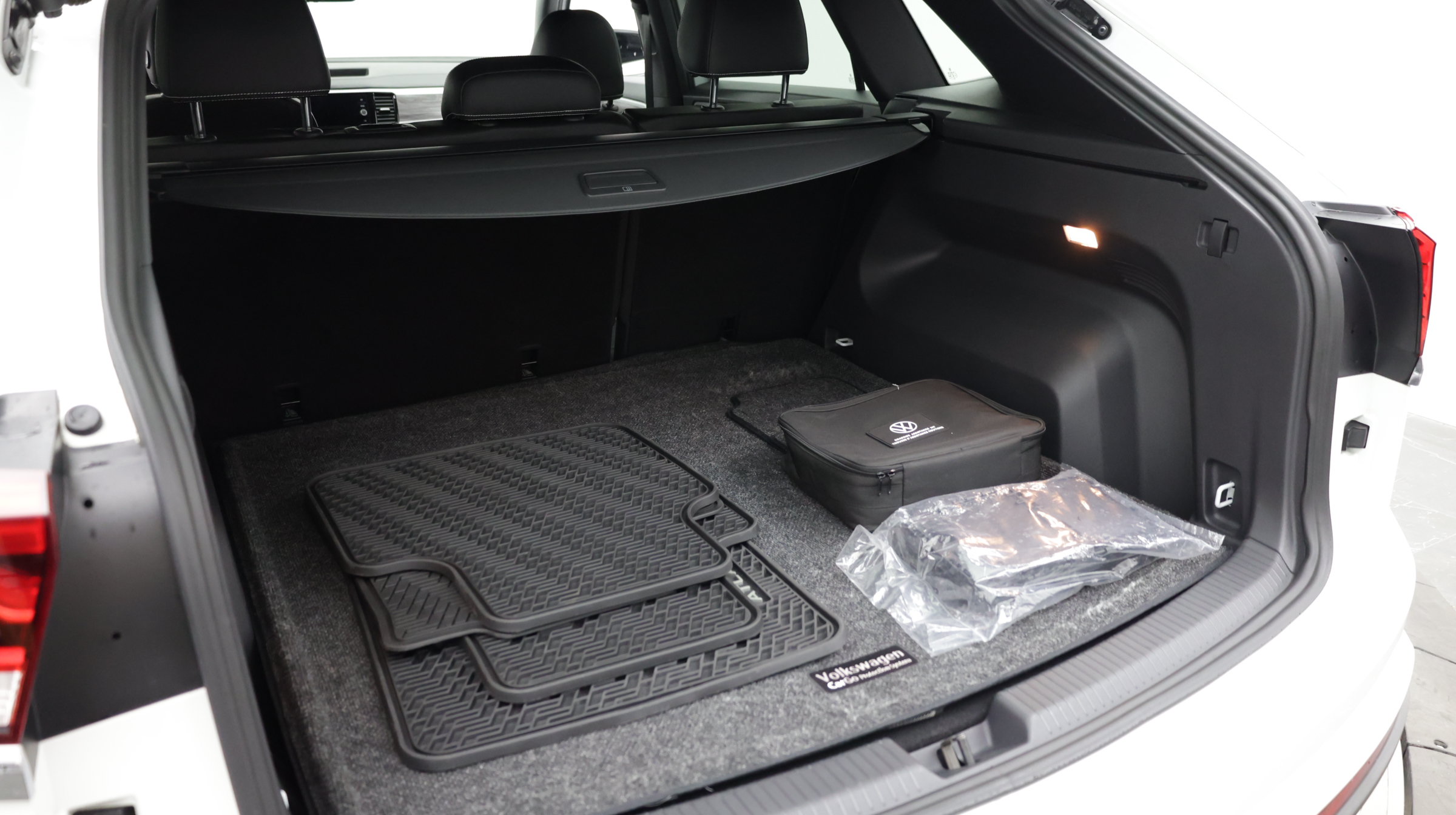 Used 2023 Volkswagen Atlas Cross Sport SE FWD image 29