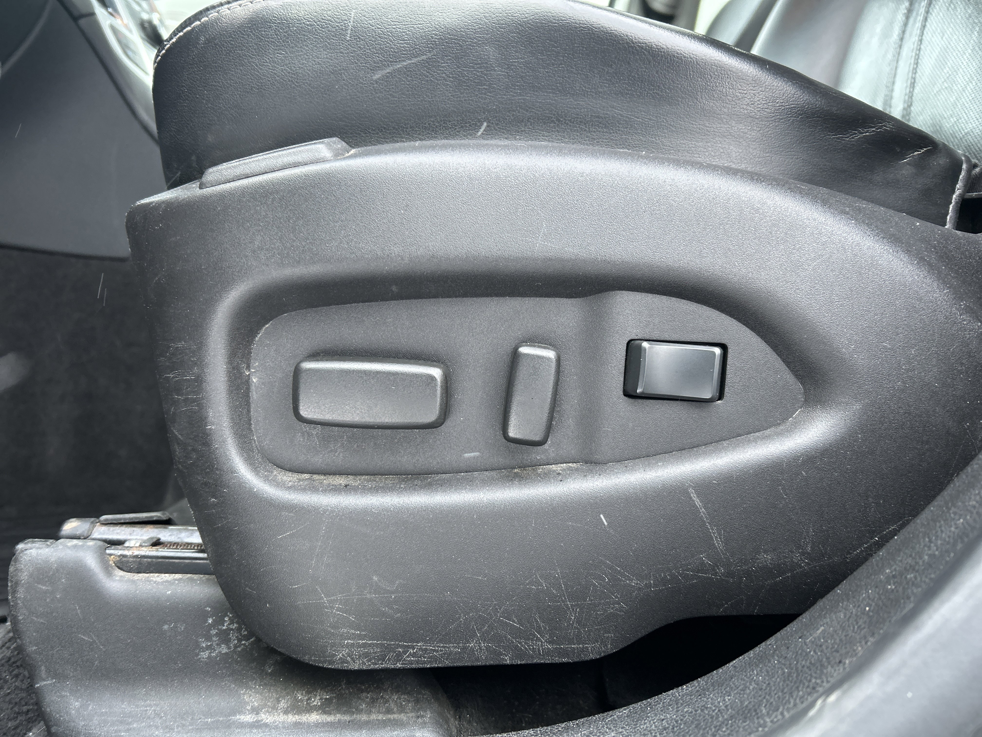 Used 2012 Cadillac SRX Premium w/ LPO, Protection Package image 15