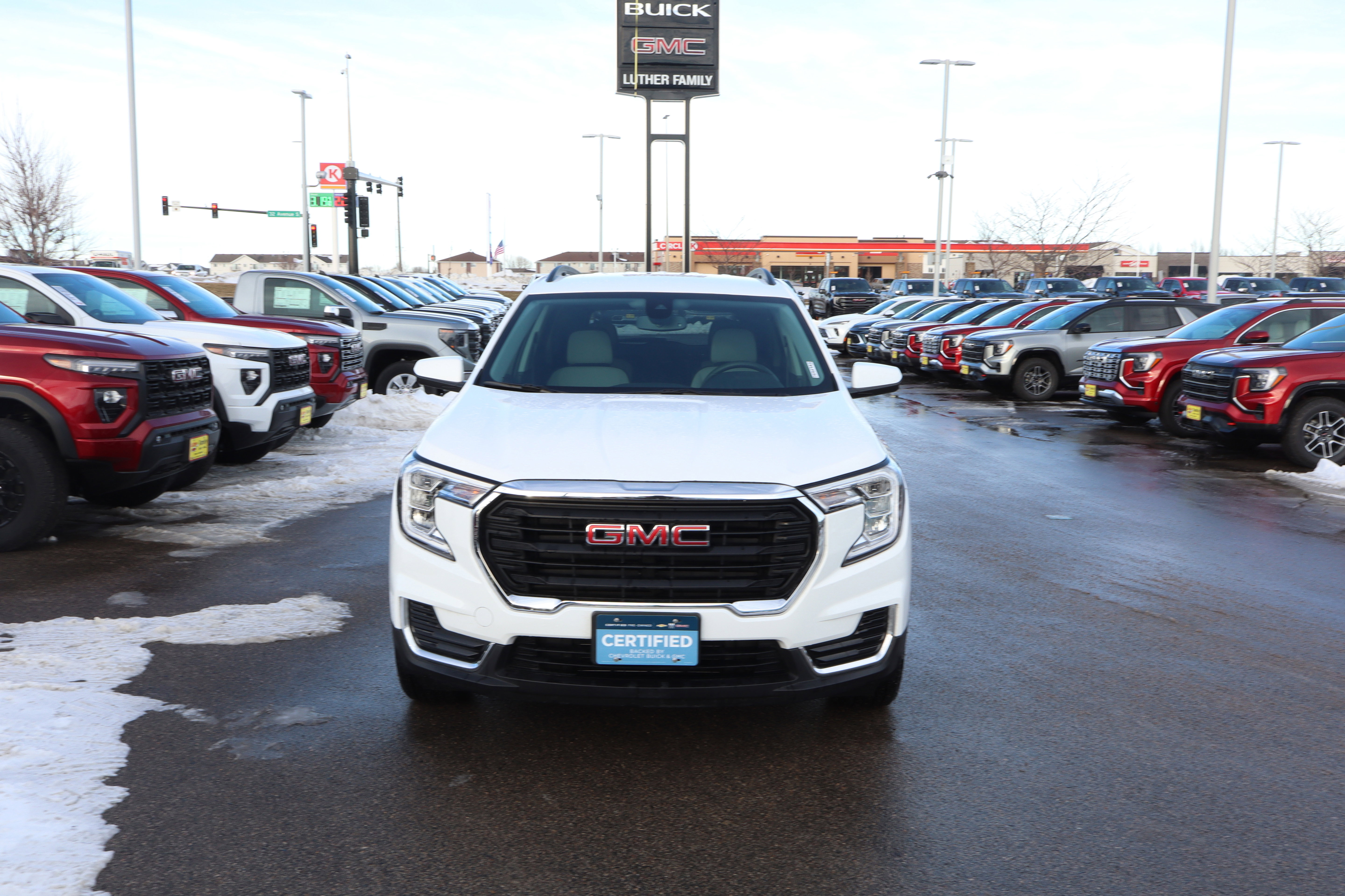 Certified 2024 GMC Terrain SLE w/ Driver Convenience Package image 2