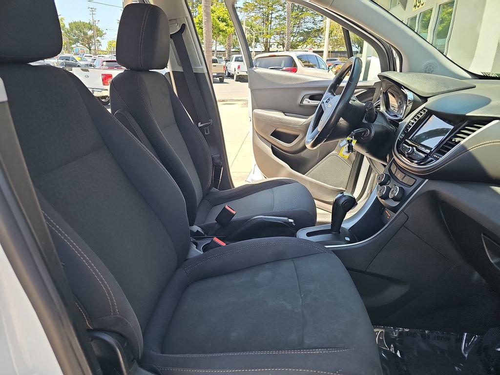 Used 2018 Chevrolet Trax LS w/ Fleet Convenience Package FWD image 10