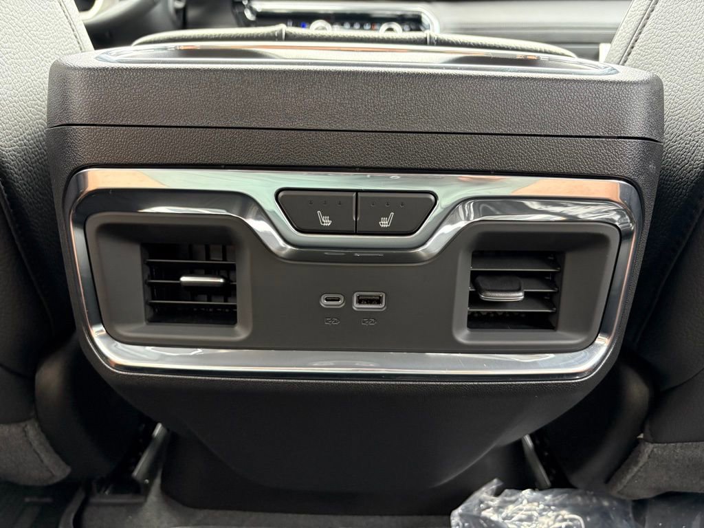 New 2026 GMC Sierra 3500 Denali w/ Denali Reserve Package image 31